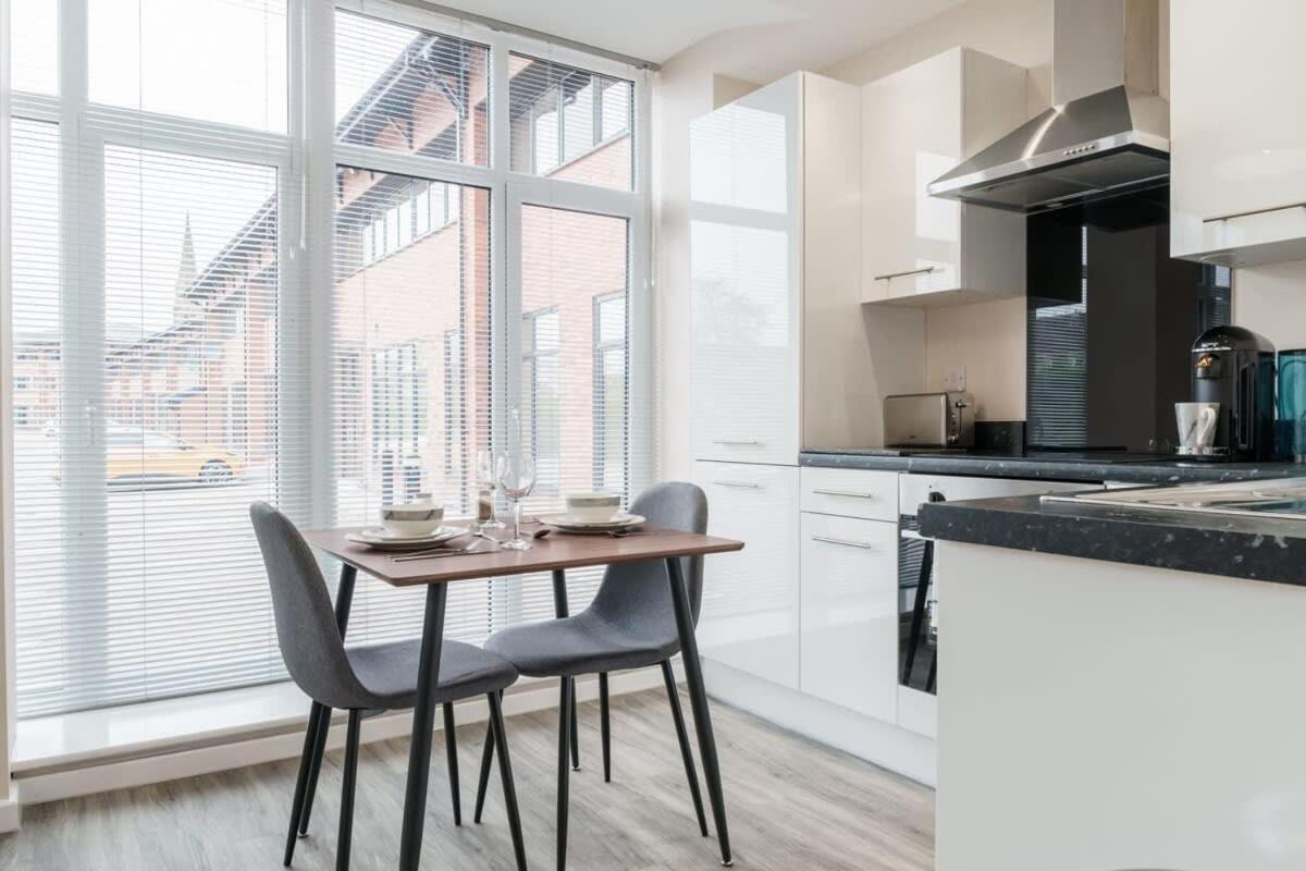 Bright 1 Bed Apartment Manchester - Sleeps 2 Buitenkant foto
