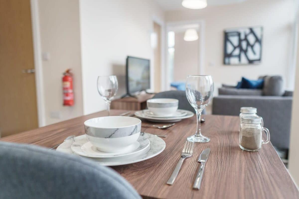 Bright 1 Bed Apartment Manchester - Sleeps 2 Buitenkant foto