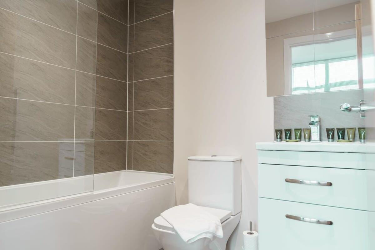 Bright 1 Bed Apartment Manchester - Sleeps 2 Buitenkant foto