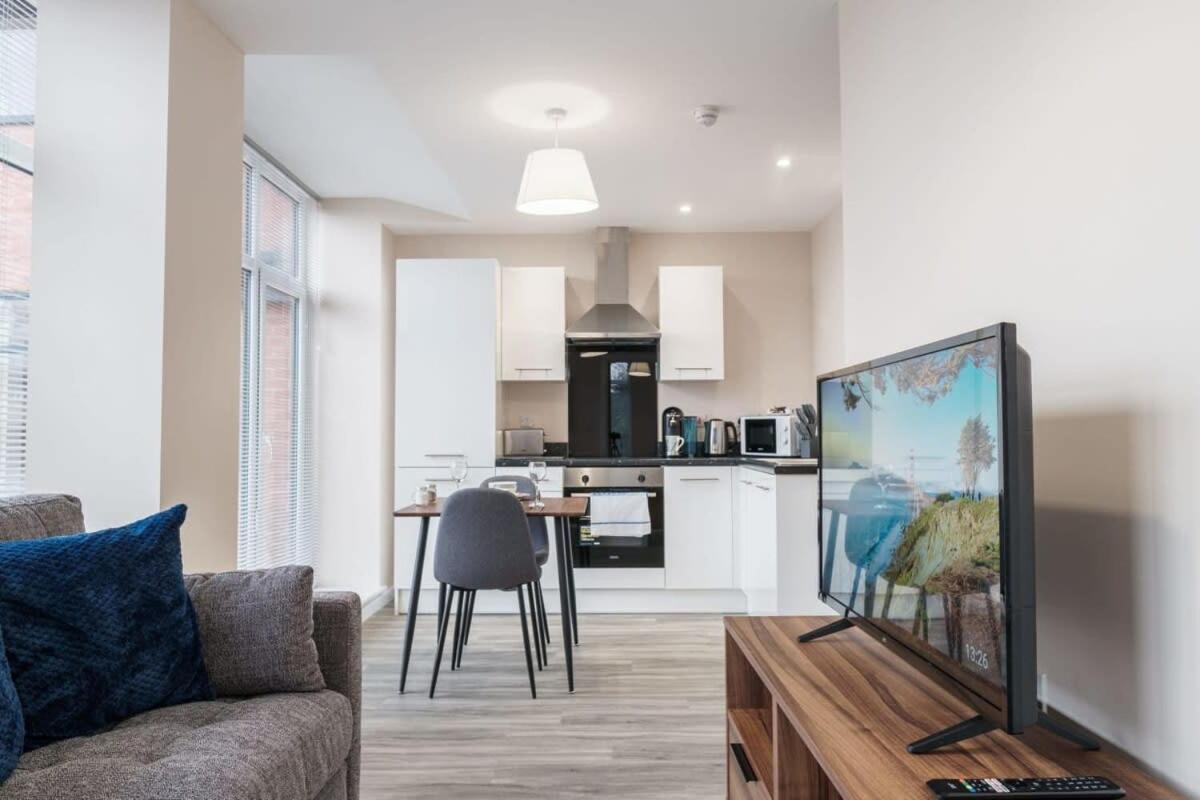 Bright 1 Bed Apartment Manchester - Sleeps 2 Buitenkant foto